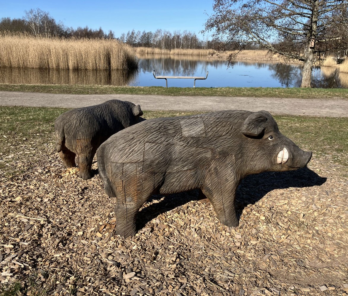 Skulpturen Familj i skymningstid Foto: Stefan Svenaeus 2025